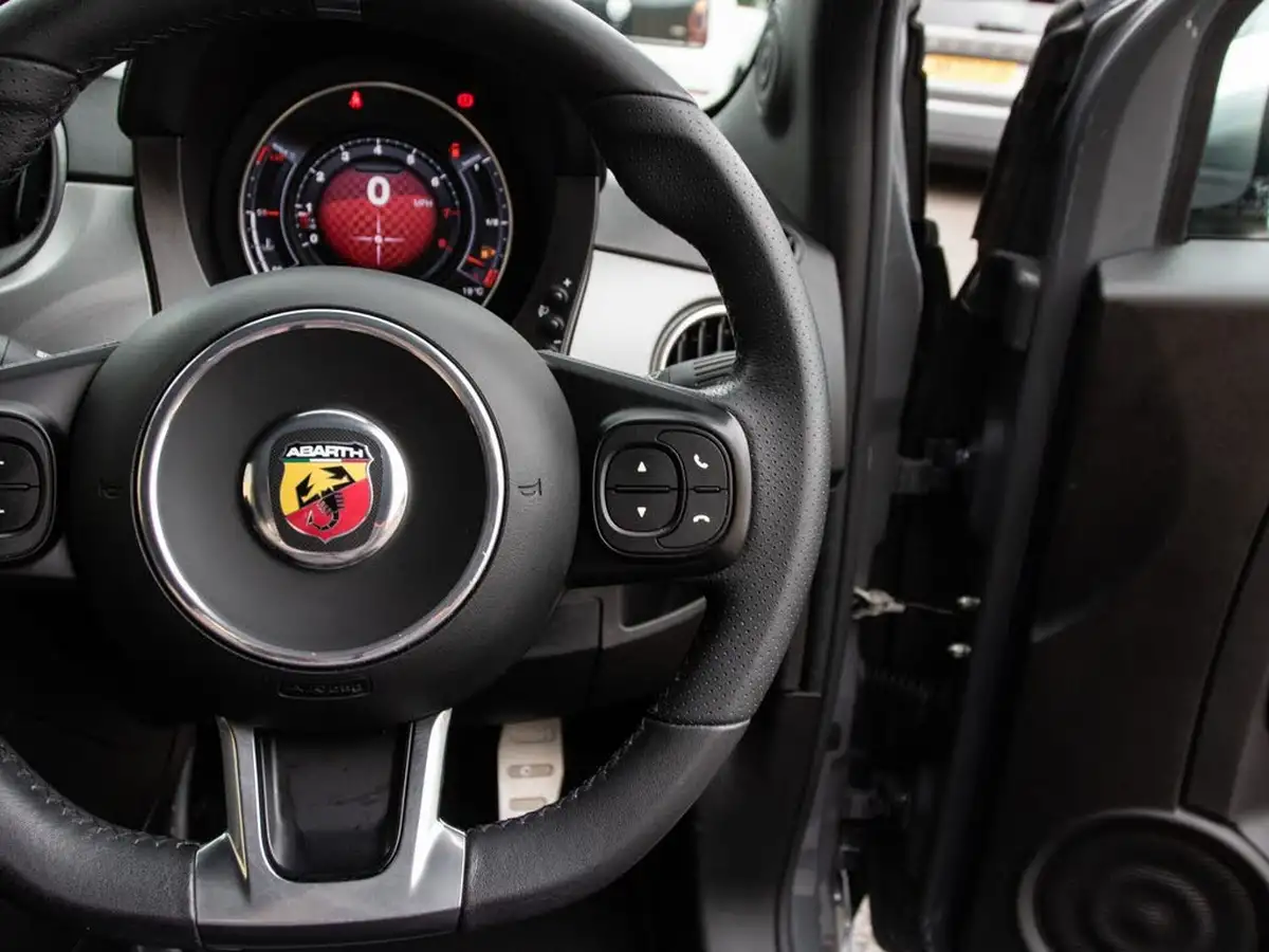 2021-abarth-595c-14-tjet-turismo-big-20