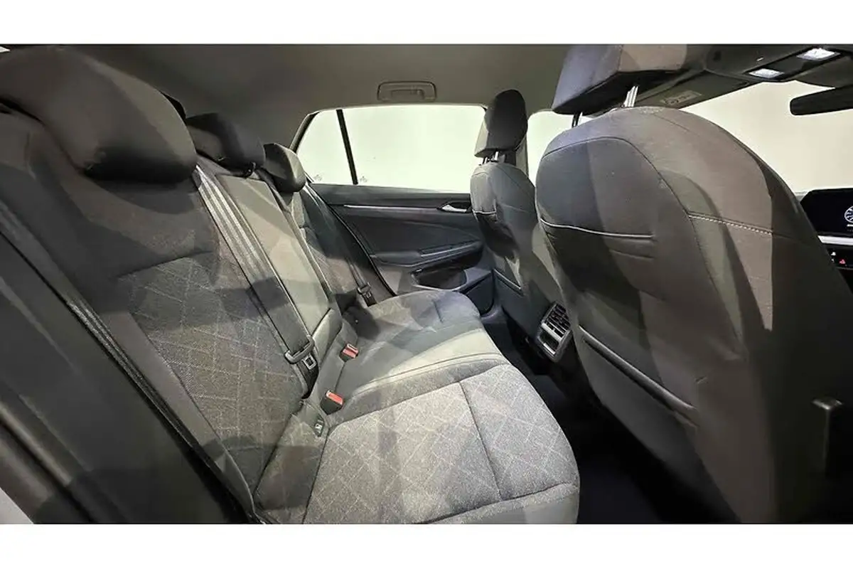 2022-volkswagen-golf-20tdi-life-hatchback-big-22
