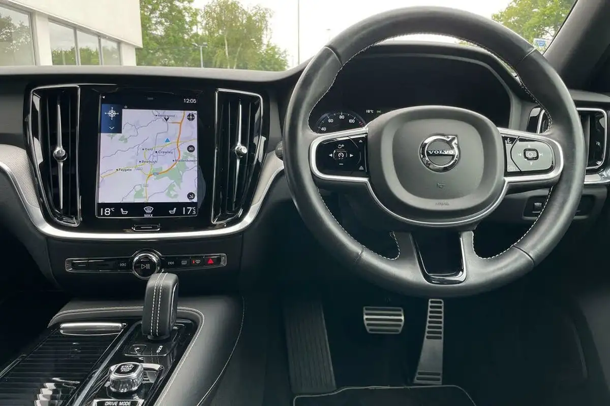2021-volvo-s60-20-t8-r-design-455bhp-big-32