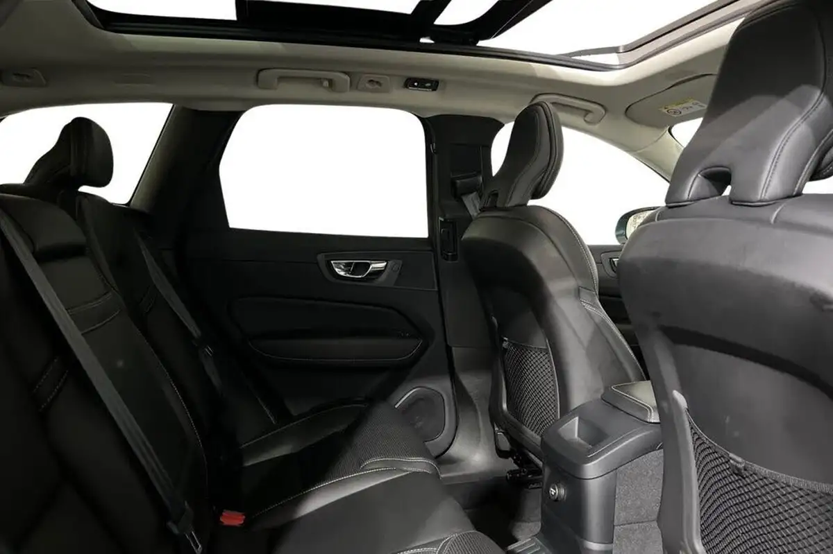 2020-volvo-xc60-20-t8-inscription-299bhp-4x4-ss-big-9