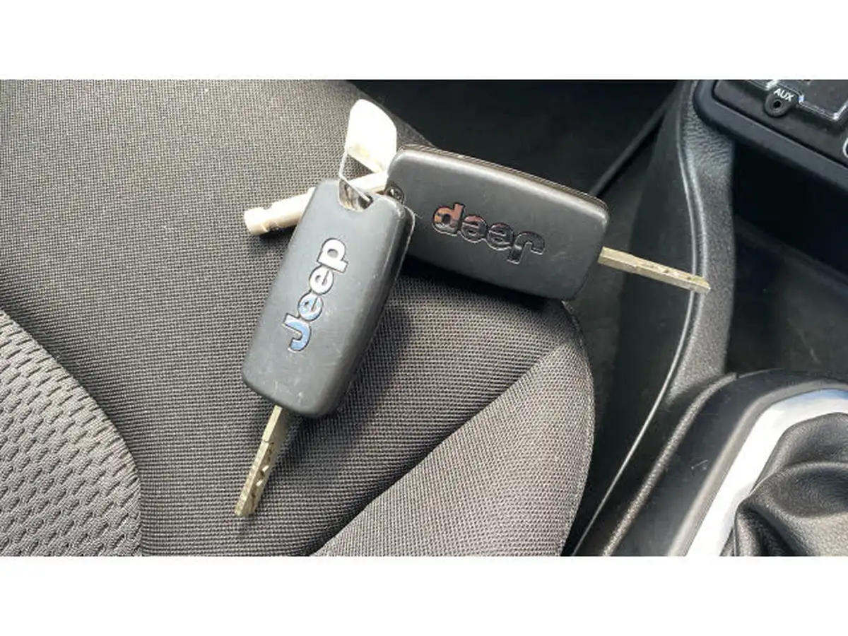 2020-jeep-renegade-10-gse-night-eagle-ii-big-19
