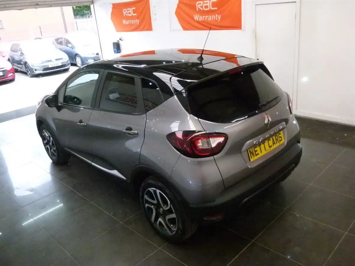 2018-renault-captur-09-tce-iconic-big-23