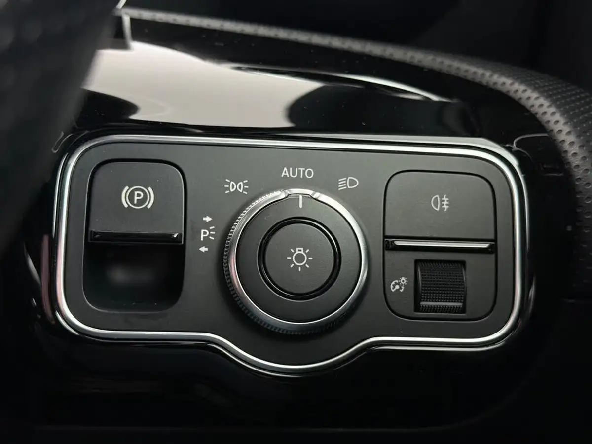 2019-mercedes-benz-a-class-15d-a180d-amg-line-executive-hatchback-5d-7g-dct-big-23