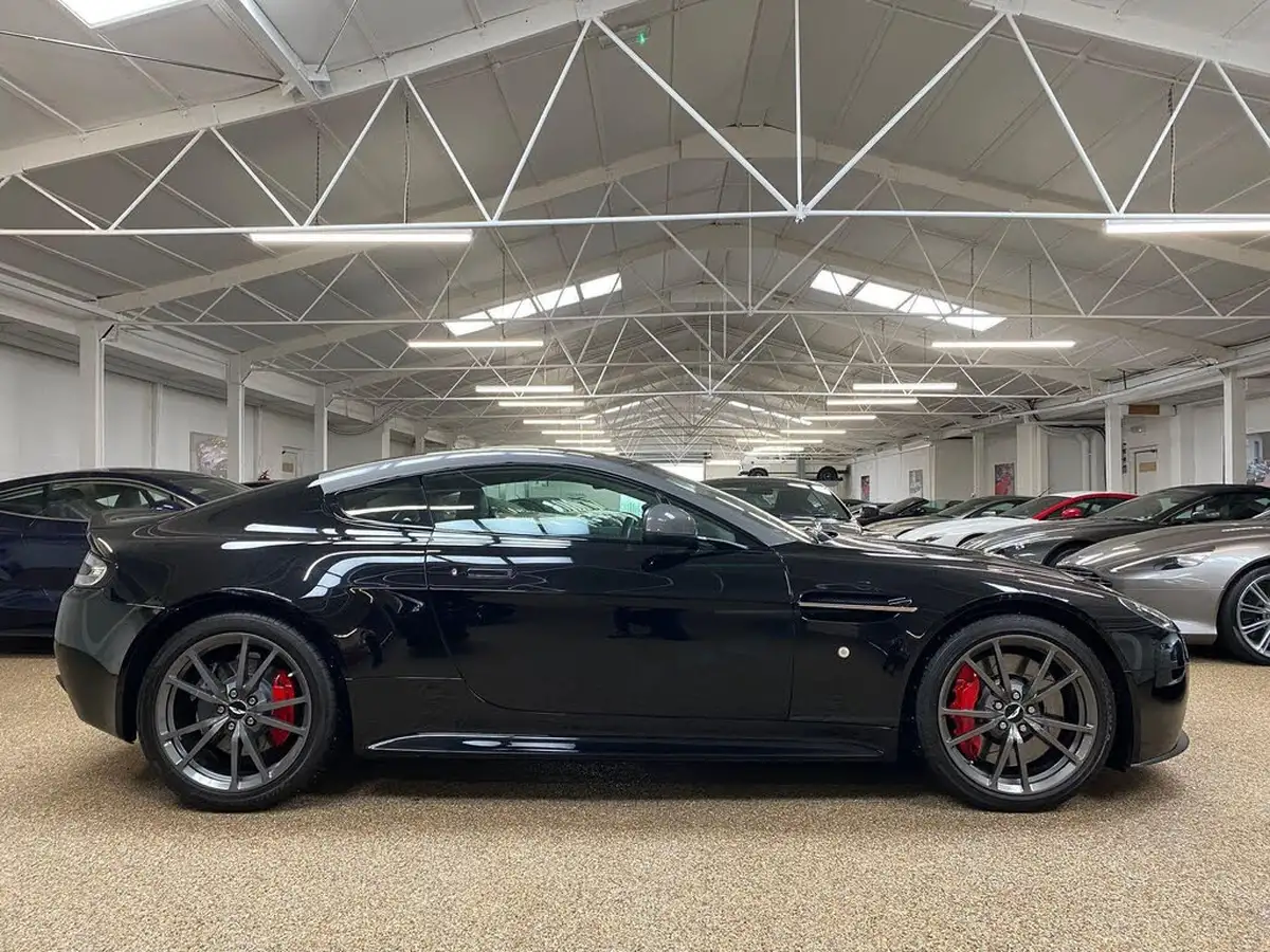 2014-aston-martin-vantage-47-vantage-n430-sportshift-big-6