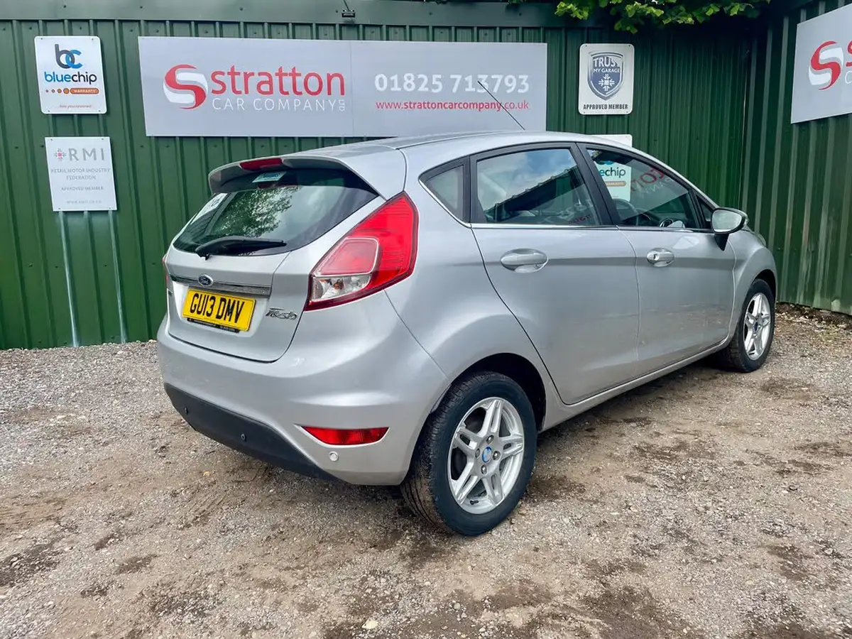 2013-ford-fiesta-10-zetec-100ps-ecoboost-ss-5d-big-5