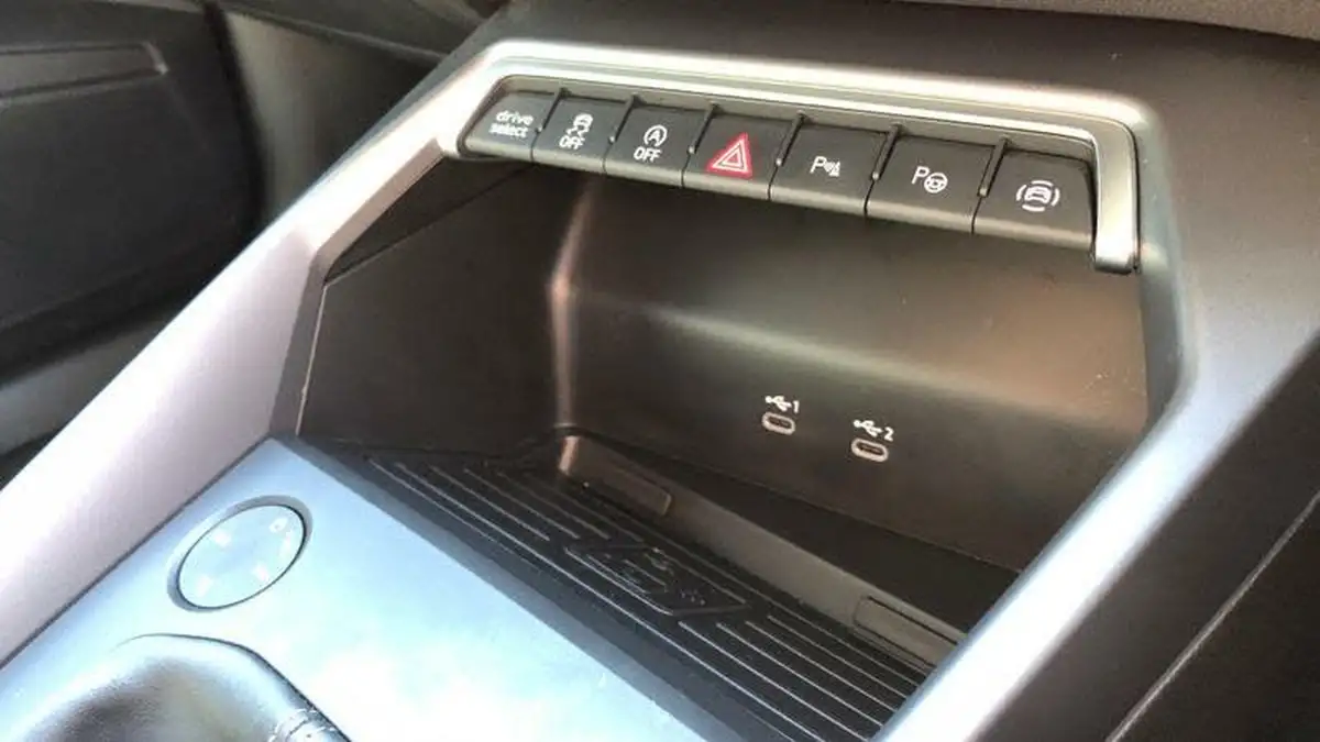 2024-audi-a3-15-35-tfsi-s-line-saloon-4d-big-34