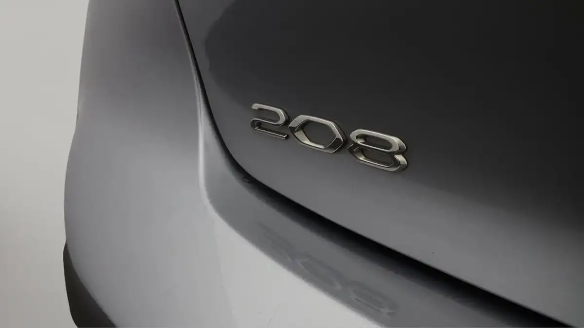 2020-peugeot-208-12-puretech-gt-line-100bhp-big-21