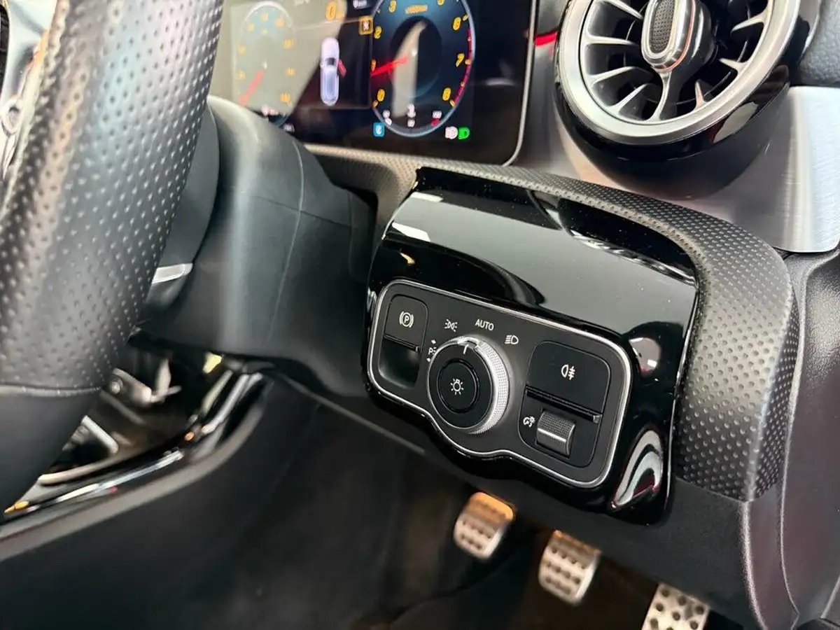 2019-mercedes-benz-a-class-13-a200-amg-line-premium-plus-hatchback-5d-big-31