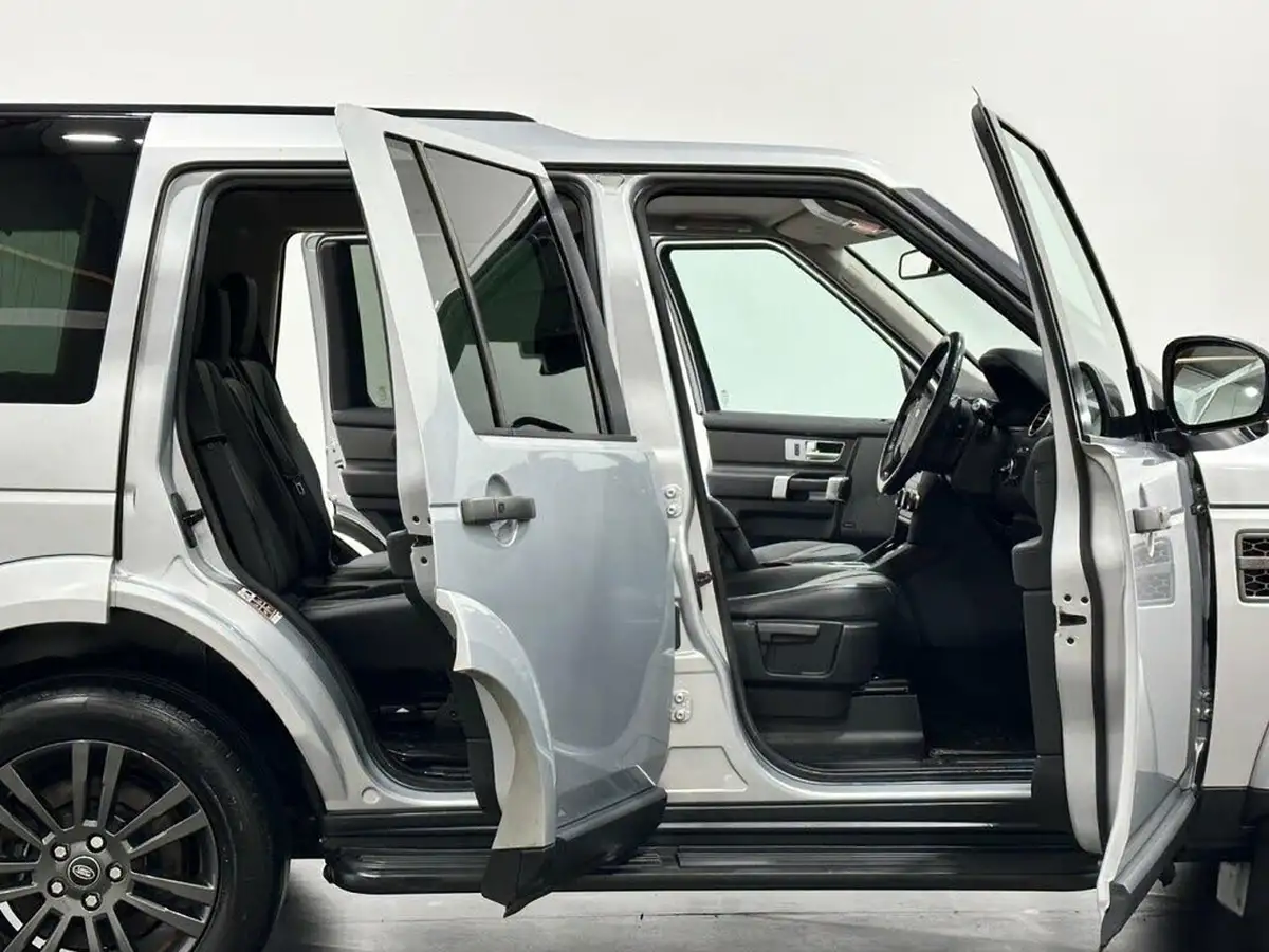 2016-land-rover-discovery-4-30-sd-v6-graphite-big-35
