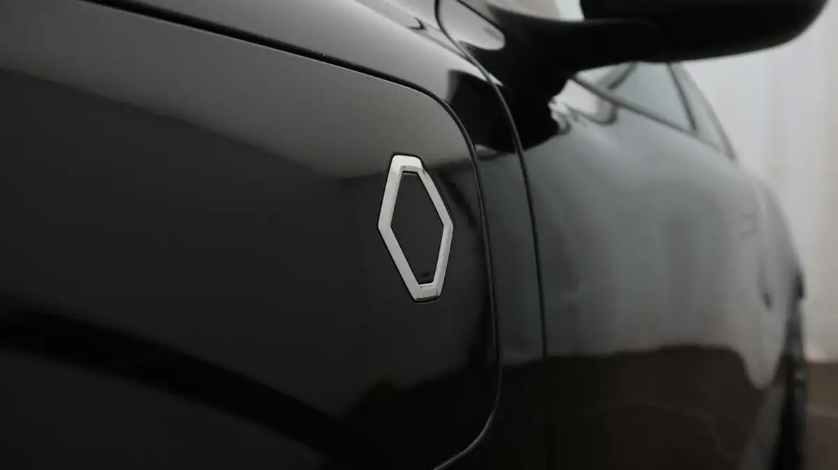 2022-renault-megane-e-tech-e-techno-big-21