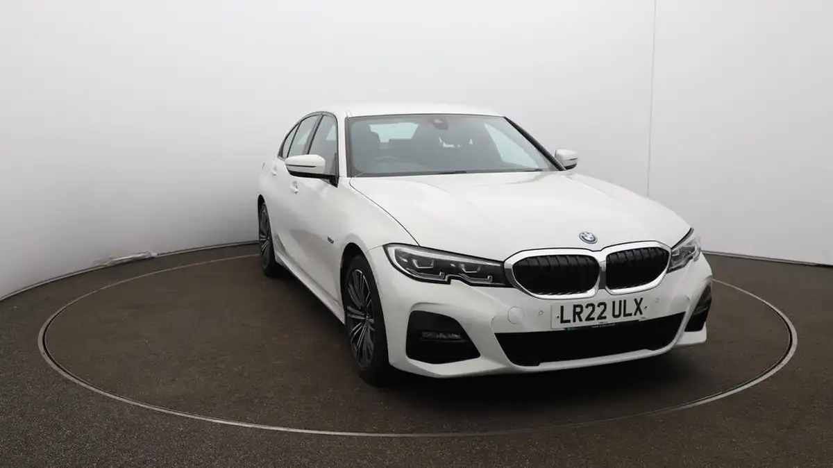 2022-bmw-3-series-20-330e-m-sport-pro-pack-saloon-4d-big-42
