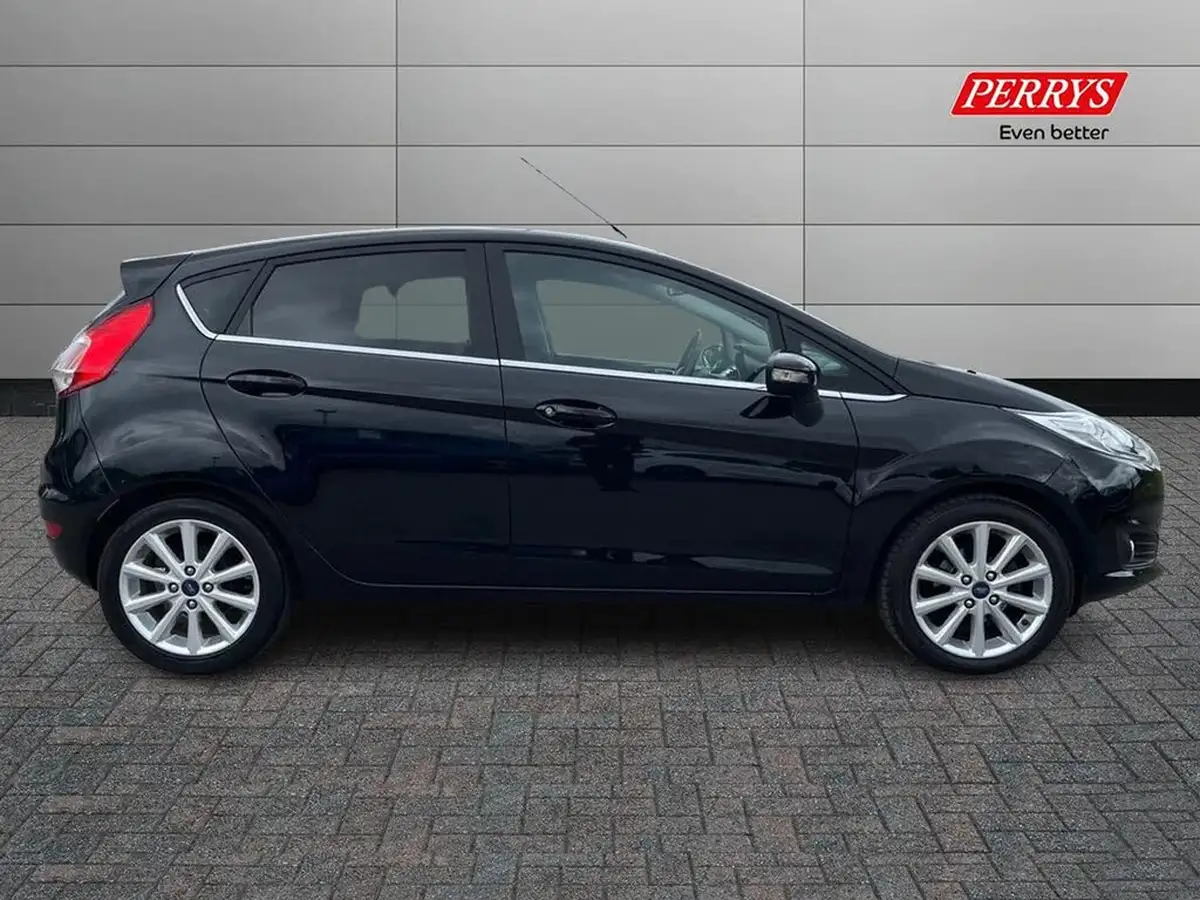 2017-ford-fiesta-10t-titanium-100ps-ecoboost-ss-5d-big-2