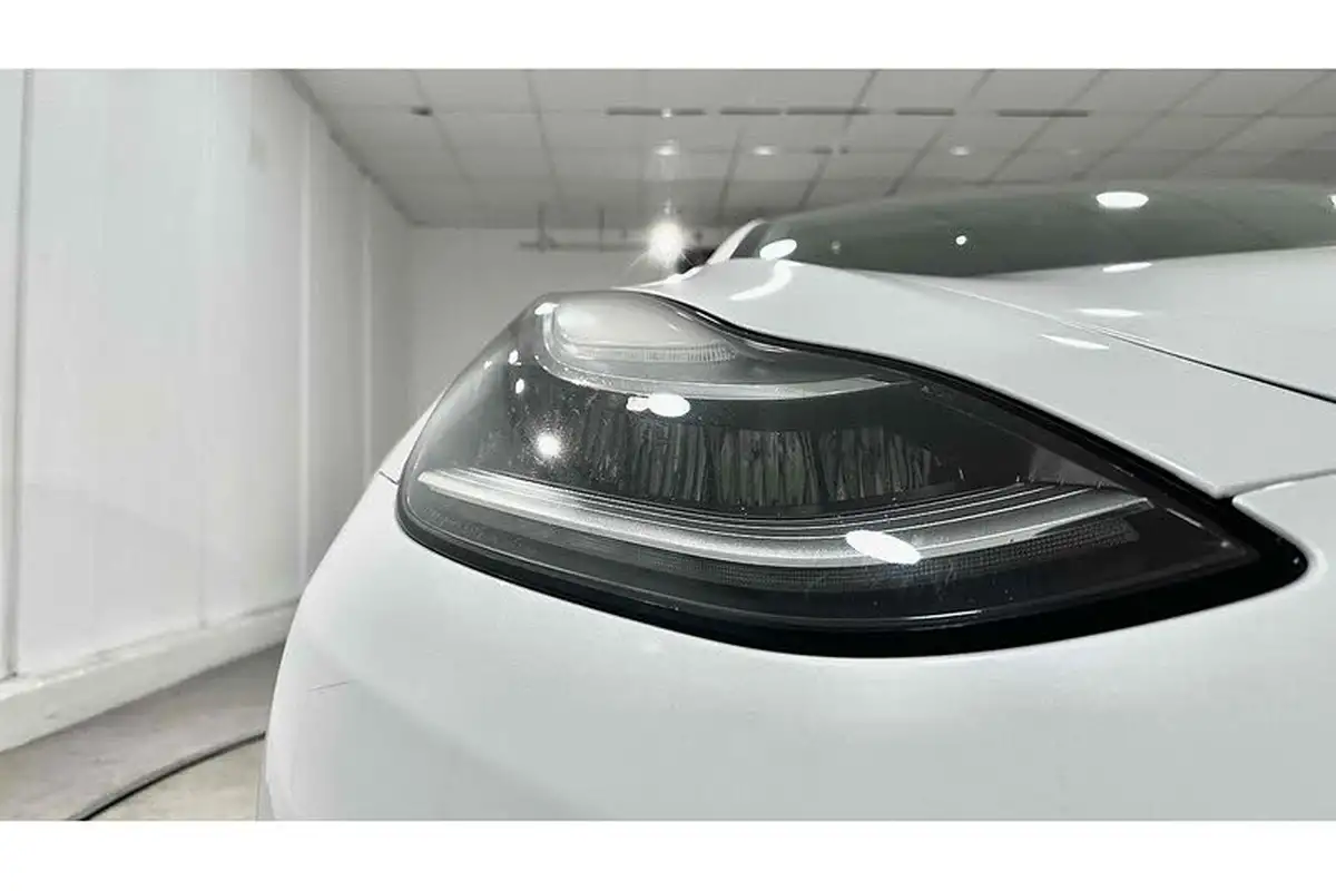 2020-tesla-model-3-e-standard-plus-big-18