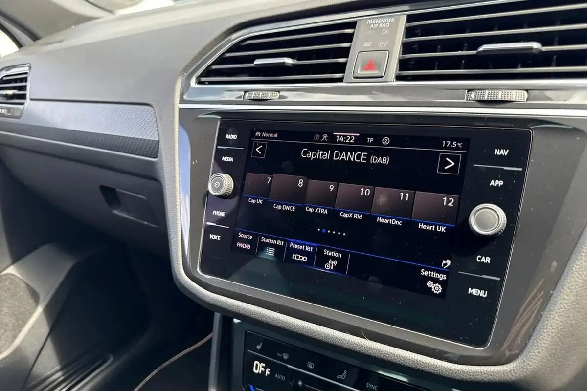 2021-volkswagen-tiguan-15-tsi-r-line-big-45