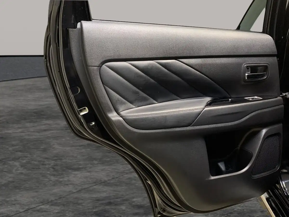 2015-mitsubishi-outlander-20-gx3h-phev-5st-big-32