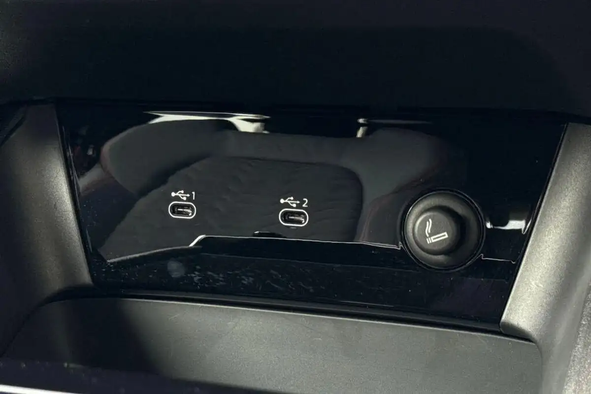 2025-audi-s6-e-tron-e-launch-edition-big-46