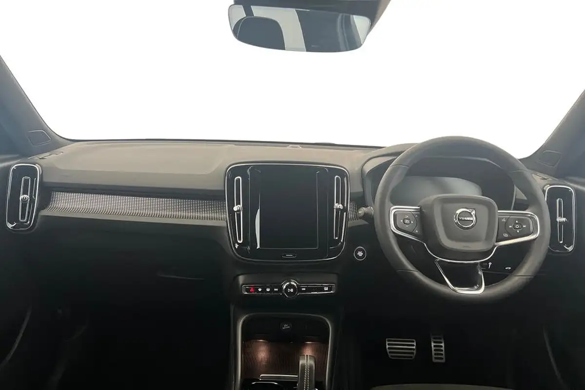 2022-volvo-xc40-15-t3-r-design-auto-big-5