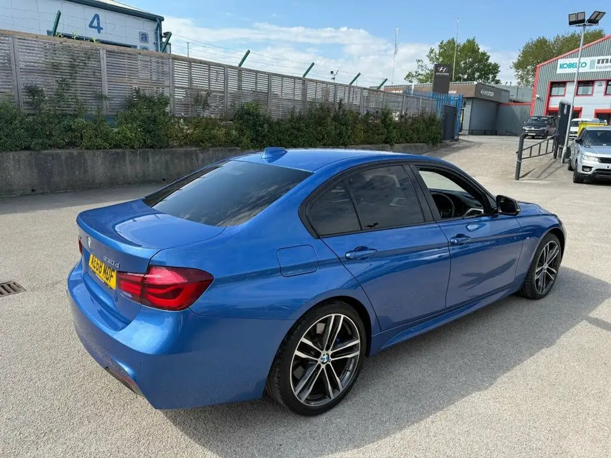 2018-bmw-3-series-30td-330d-xdrive-m-sport-shadow-edition-saloon-4d-big-9