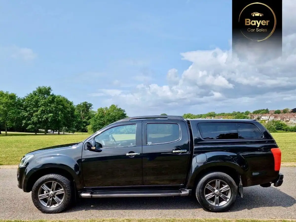 2017-isuzu-d-max-19td-blade-auto-big-3