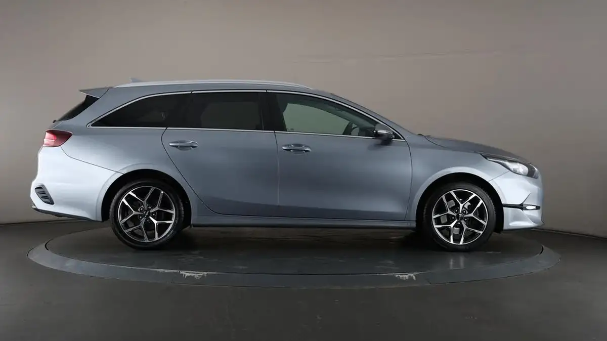 2022-kia-ceed-15-t-gdi-3-sportswagon-big-60