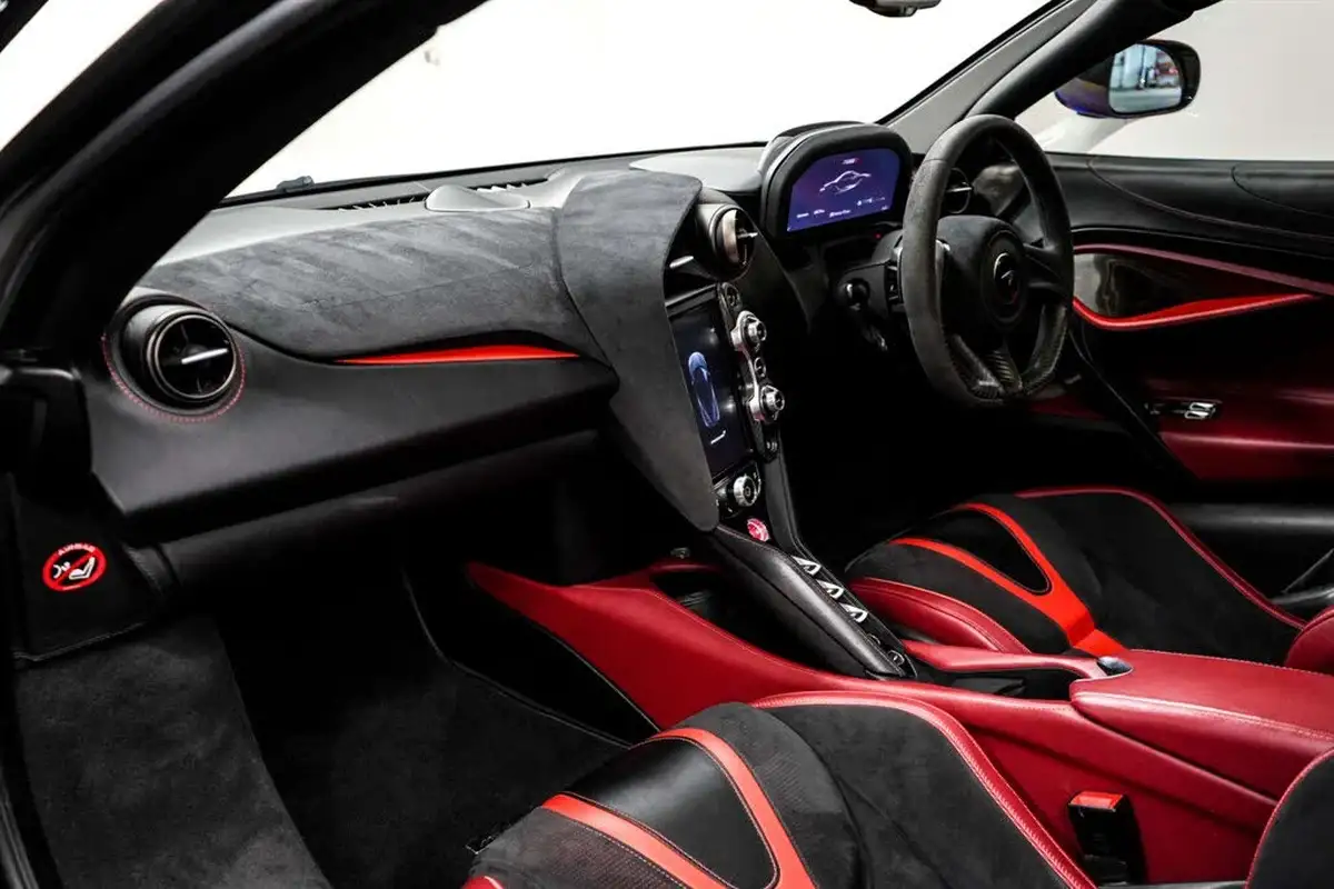 2019-mclaren-720s-40-luxury-big-18