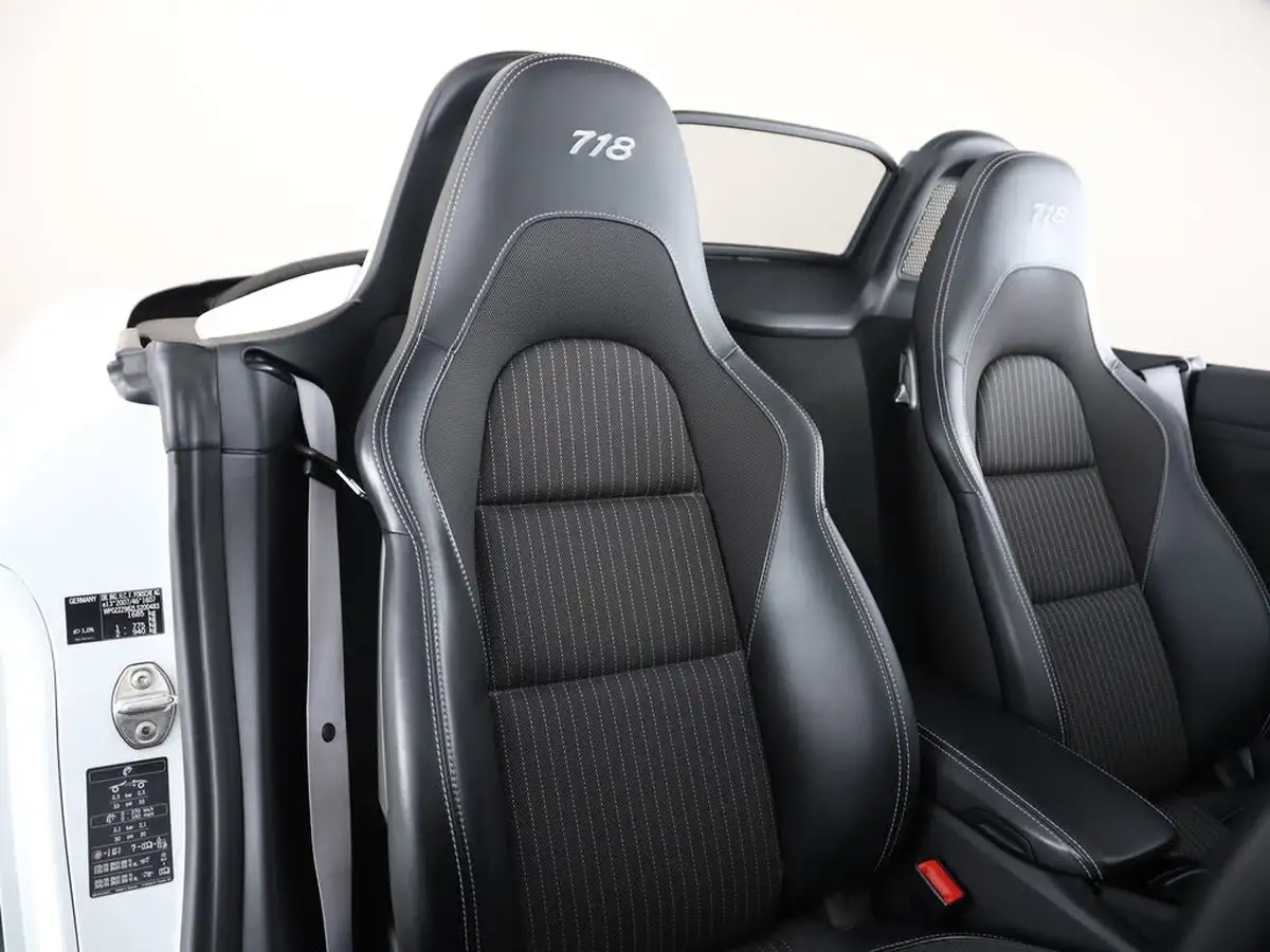2020-porsche-boxster-718-20-boxster-t-pdk-big-8