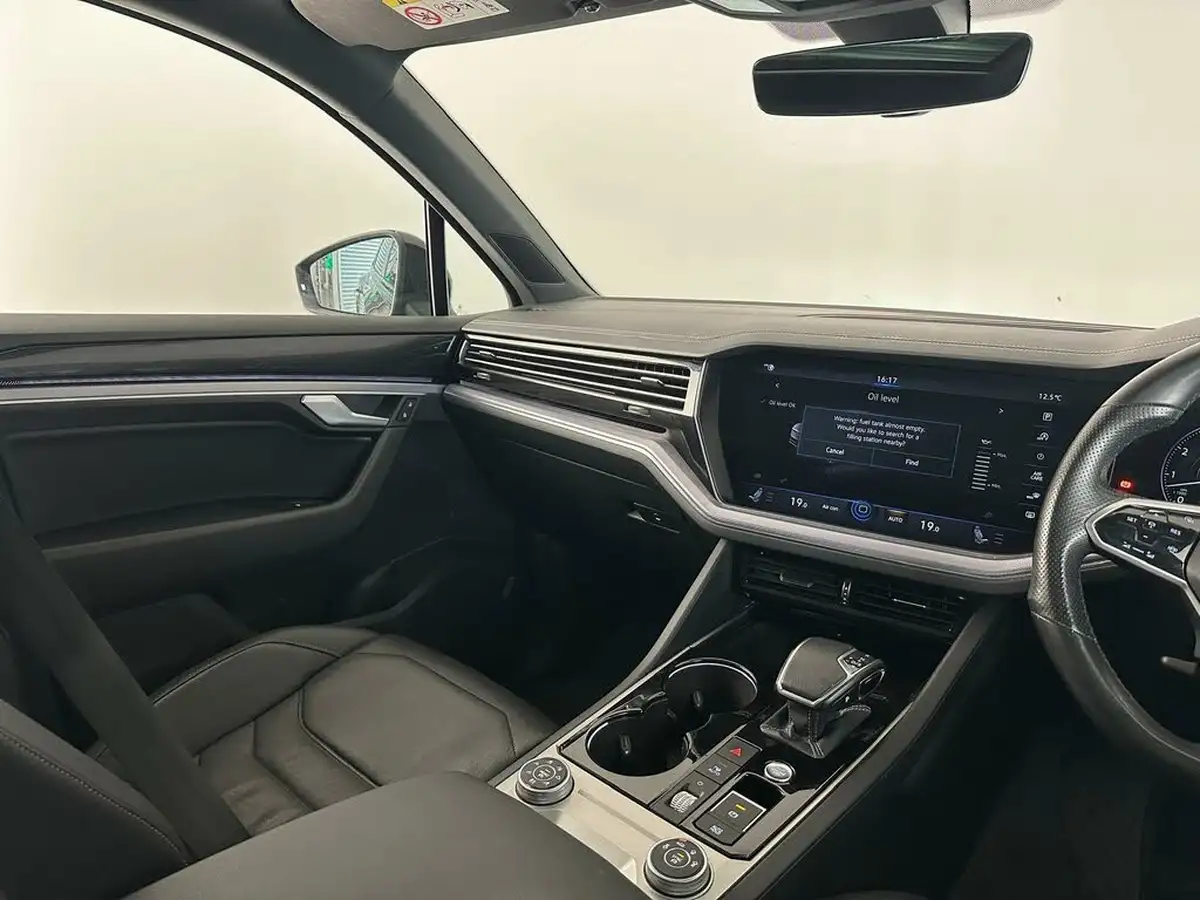2020-volkswagen-touareg-30tsi-black-edition-big-33