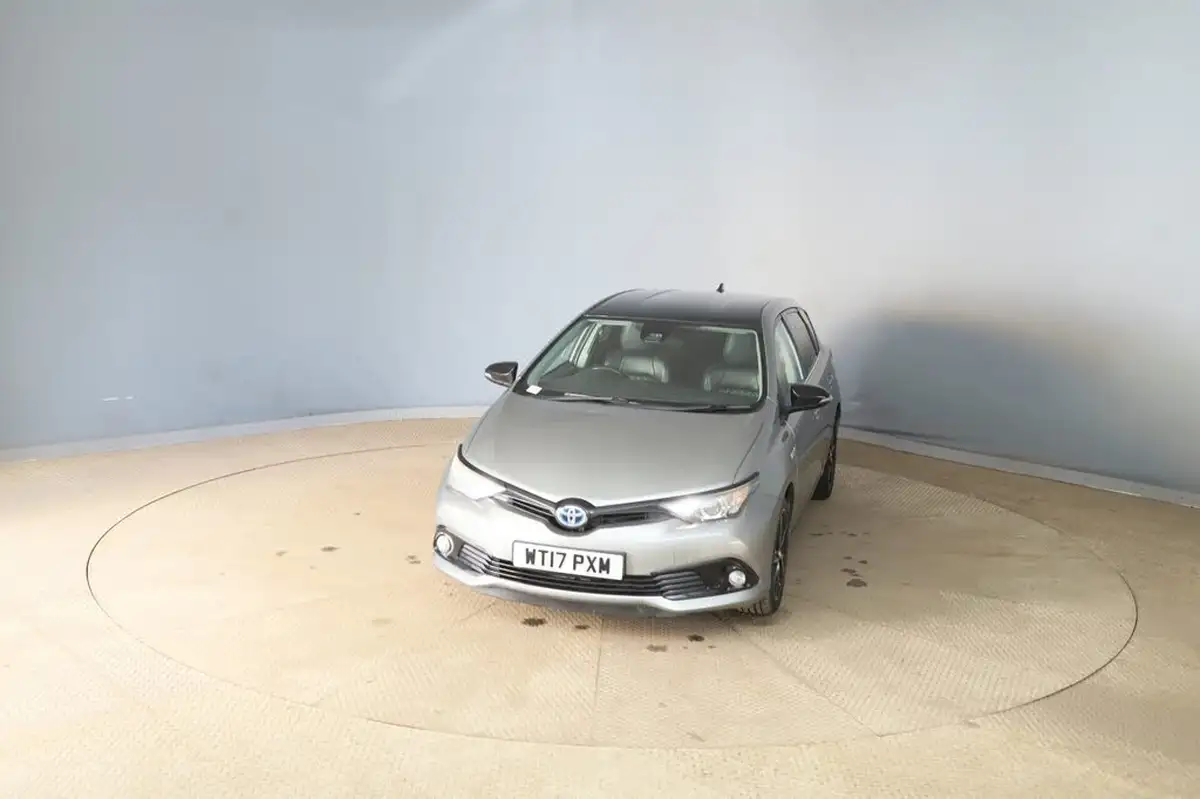 2017-toyota-auris-18-vvt-i-hsd-gb25-tss-leather-big-2