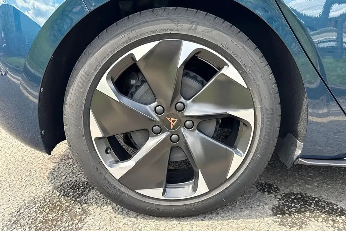2024-cupra-born-e-v2-230ps-58kwh-e-boost-big-10