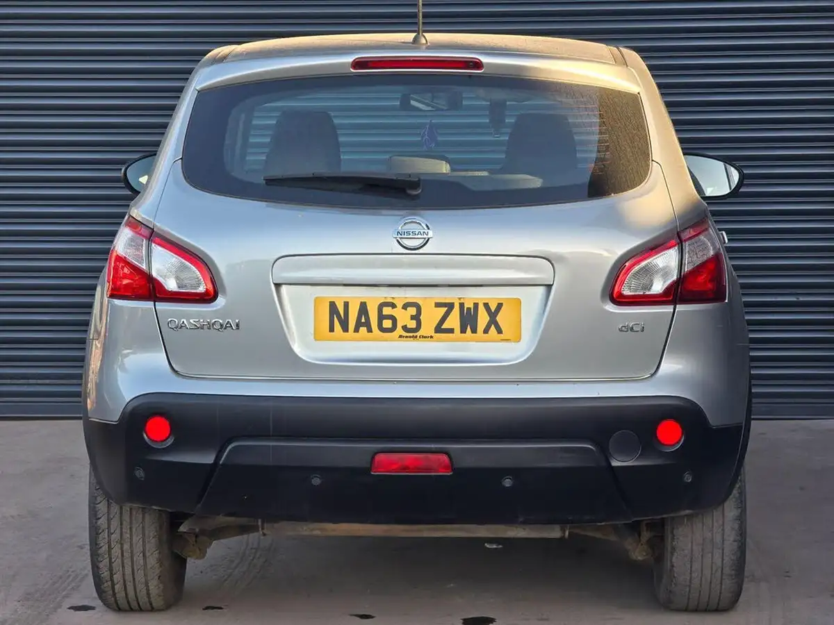 2013-nissan-qashqai-15td-acenta-big-5