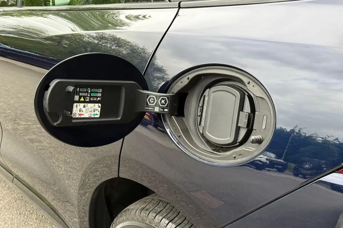 2022-jaguar-f-pace-20-p400e-r-dynamic-se-big-36