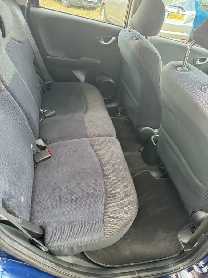 2013-honda-jazz-14-es-cvt-big-10