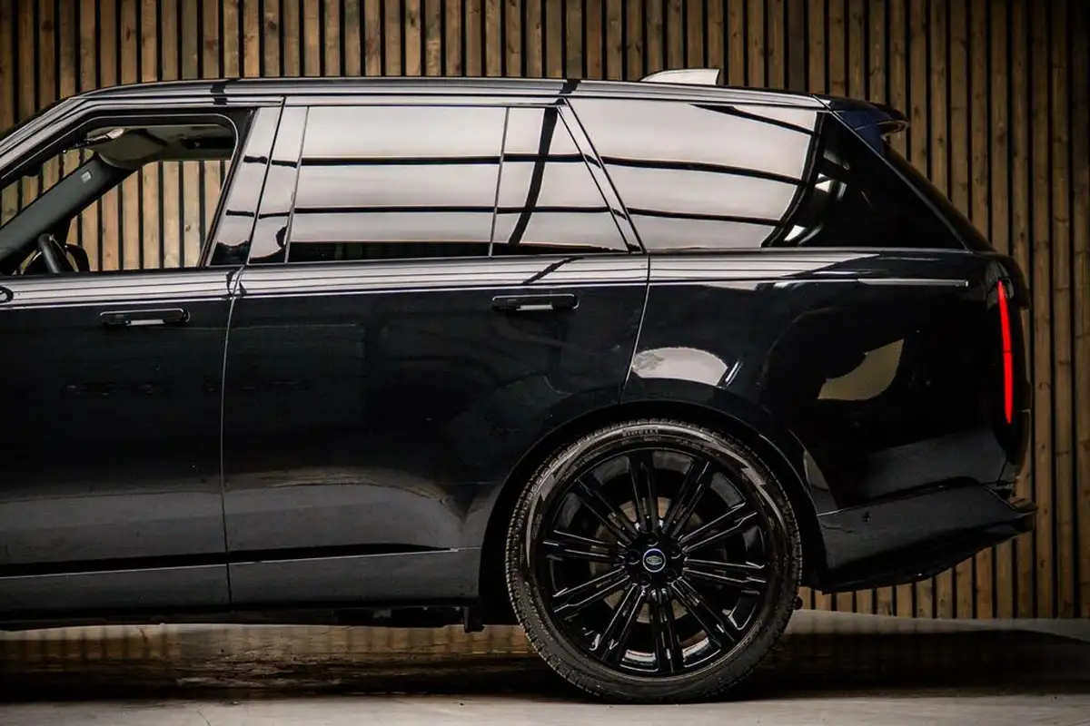 2022-land-rover-range-rover-30-d300-se-big-17