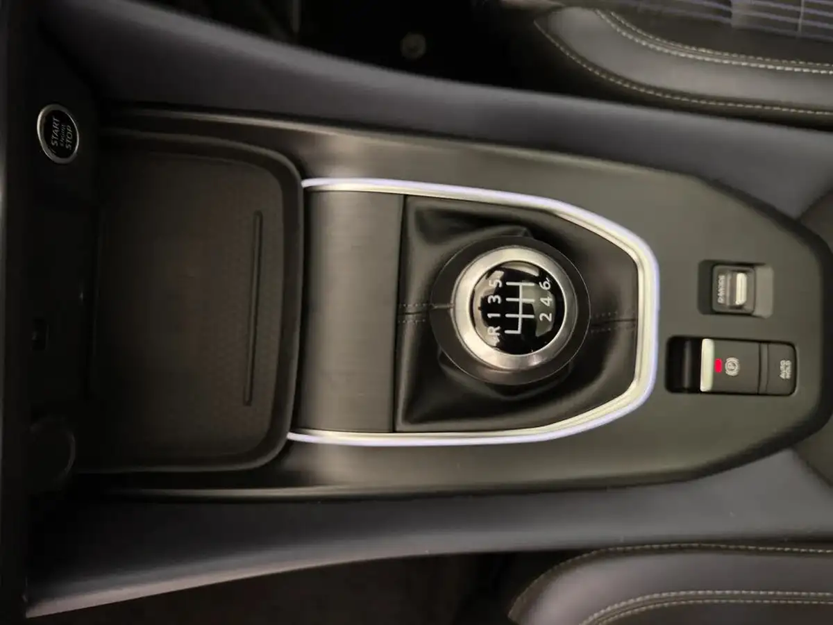 2023-nissan-qashqai-13-dig-t-tekna-140ps-mild-hybrid-big-15
