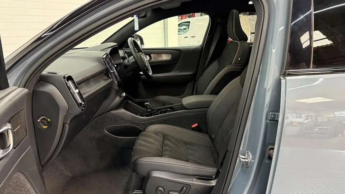 2022-volvo-c40-e-twin-recharge-pro-big-44