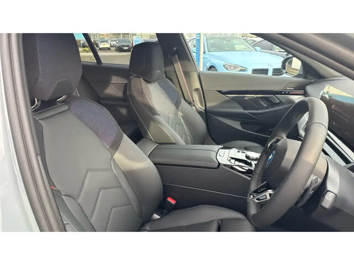 2025-bmw-5-series-20-530e-m-sport-pro-touring-5d-big-10