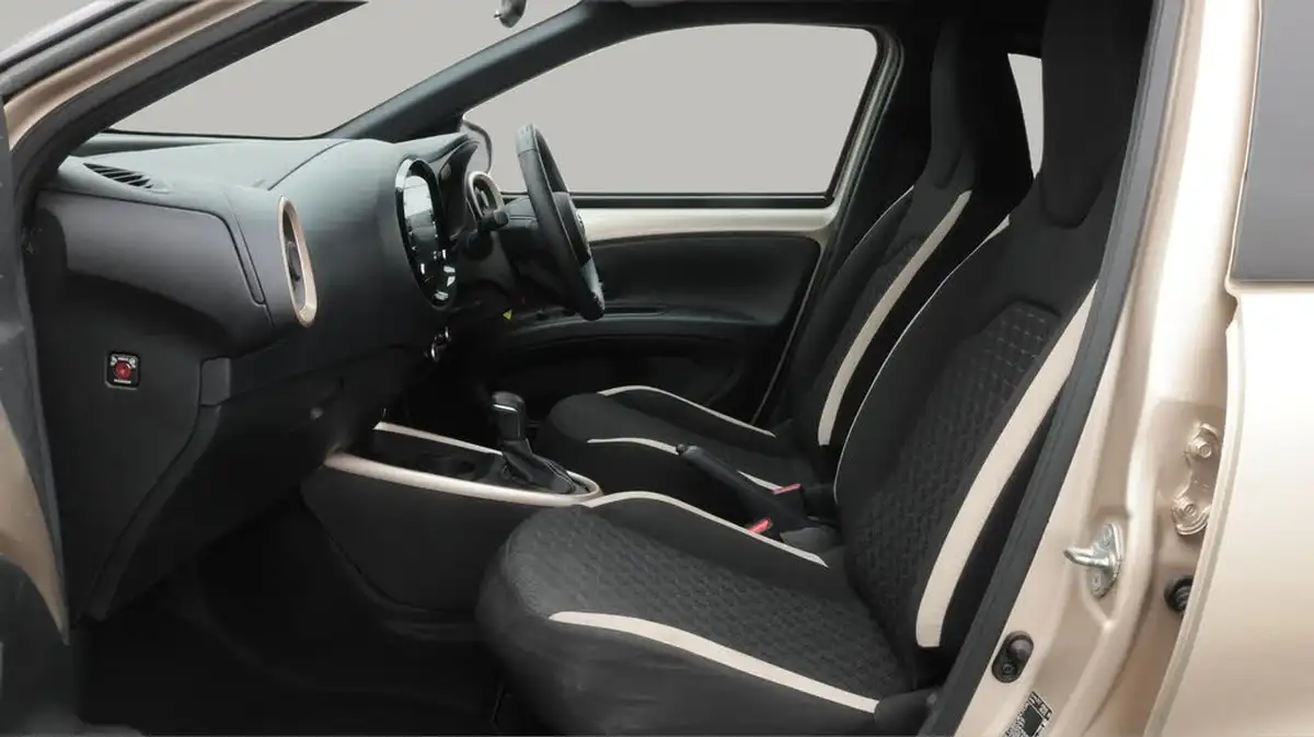 2022-toyota-aygo-x-10-vvt-i-edge-cvt-big-14