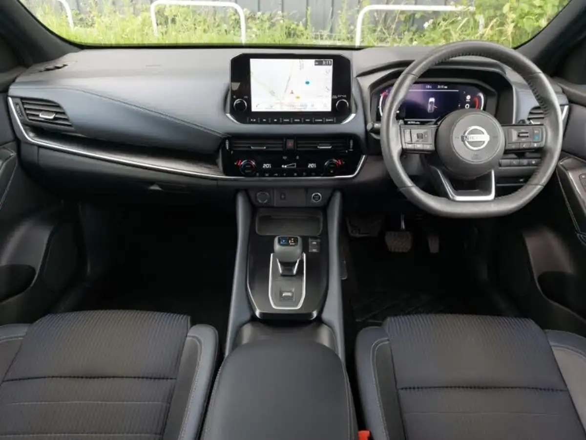 2022-nissan-qashqai-13-dig-t-tekna-158ps-xtronic-big-2