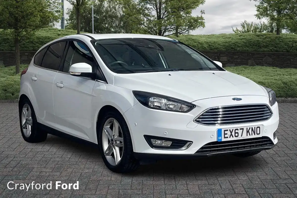 2017-ford-focus-15t-titanium-hatchback-big-0