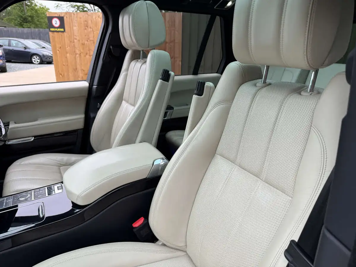 2015-land-rover-range-rover-30tdv6-vogue-big-74