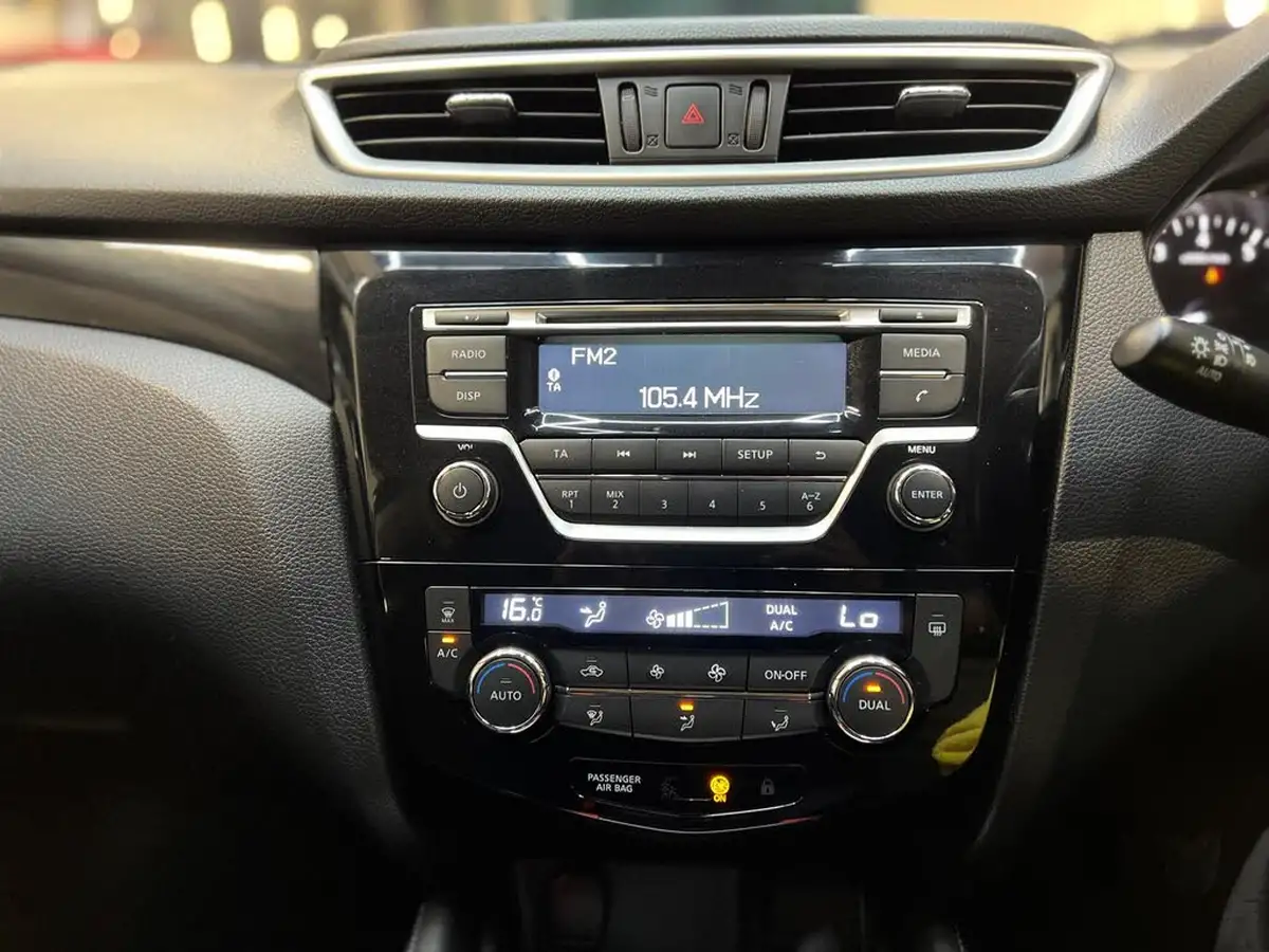 2015-nissan-qashqai-12-acenta-dig-t115ps-smart-vision-pack-big-27