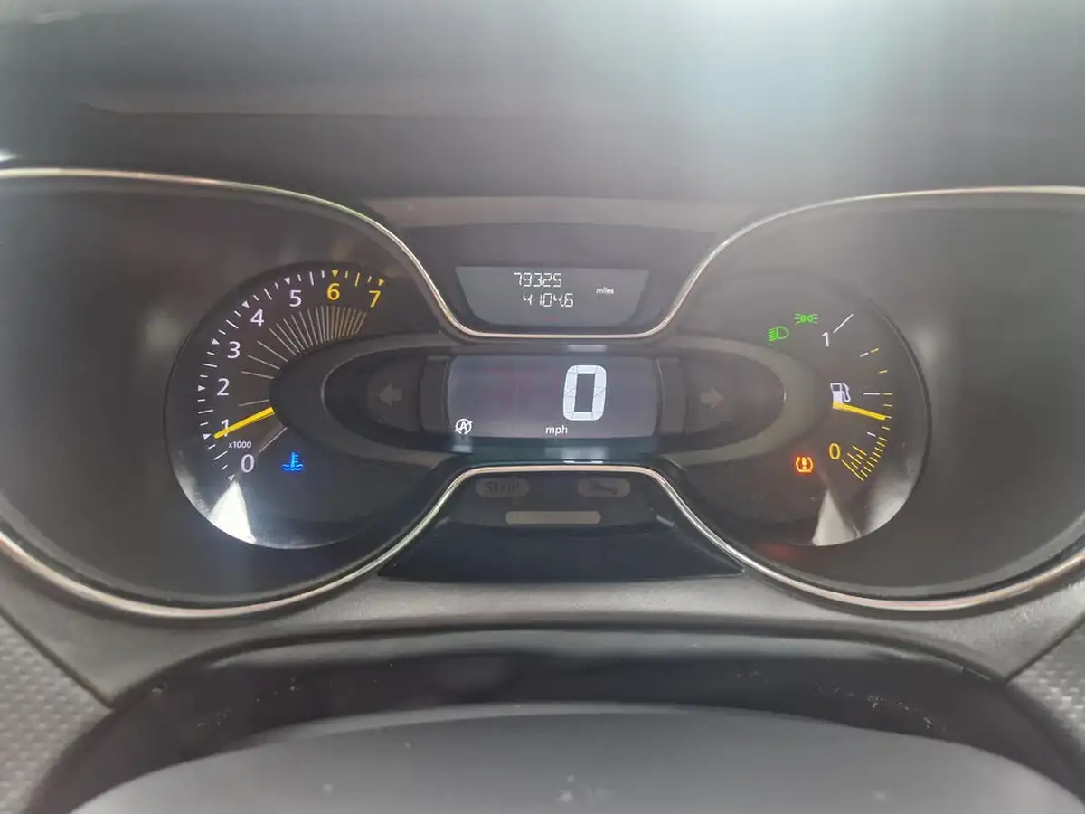 2016-renault-captur-09-dynamique-nav-big-30
