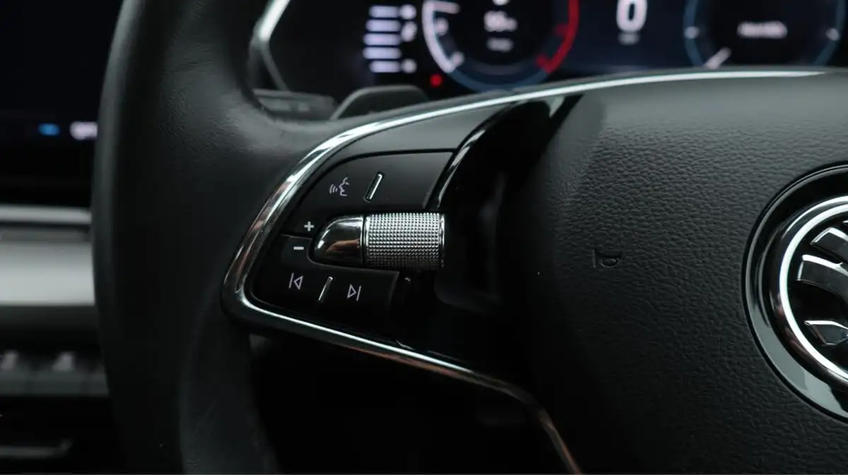 2021-skoda-octavia-10-tsi-e-tec-se-technology-hatchback-big-23