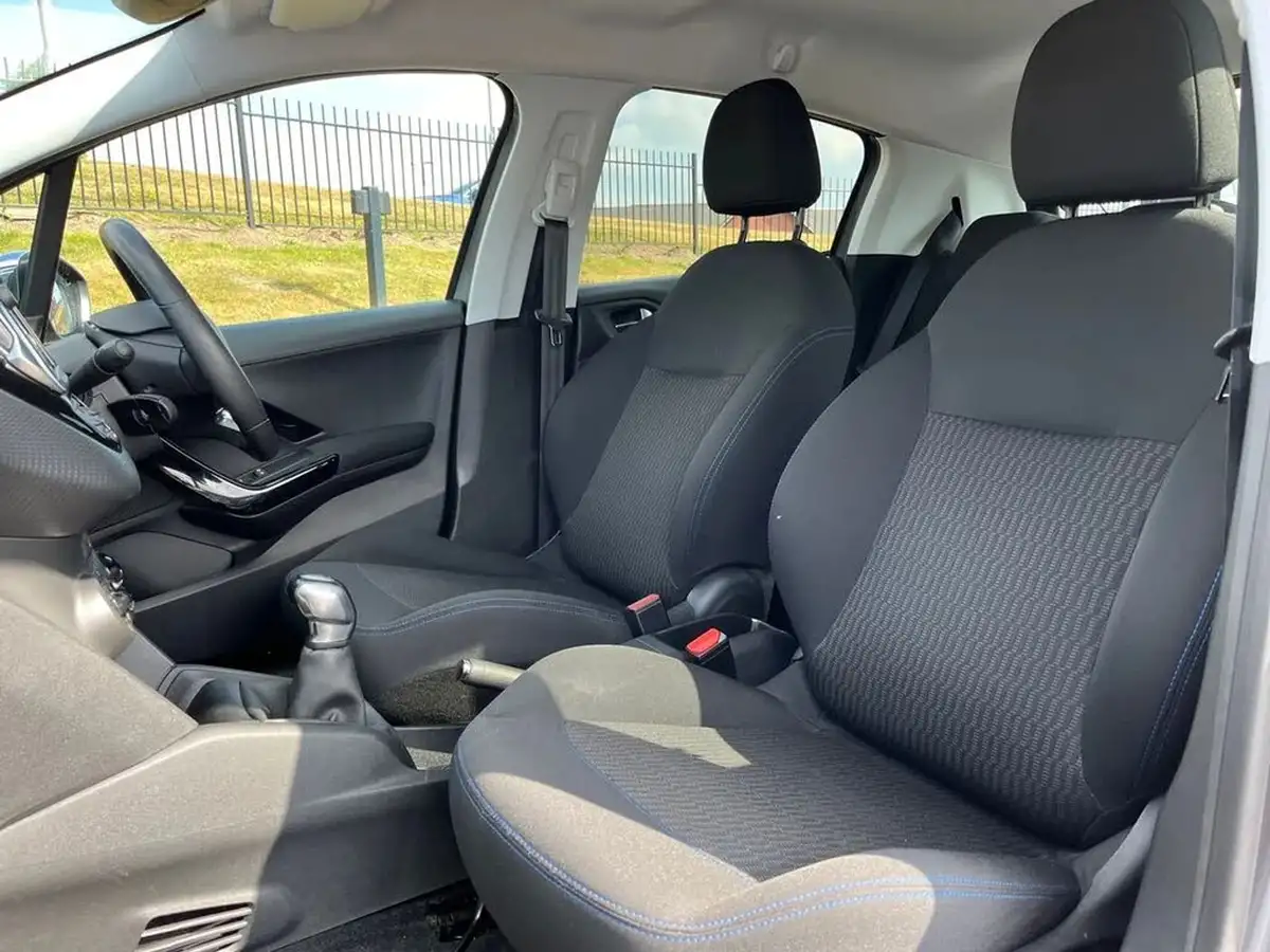 2019-peugeot-208-12-puretech-signature-big-35