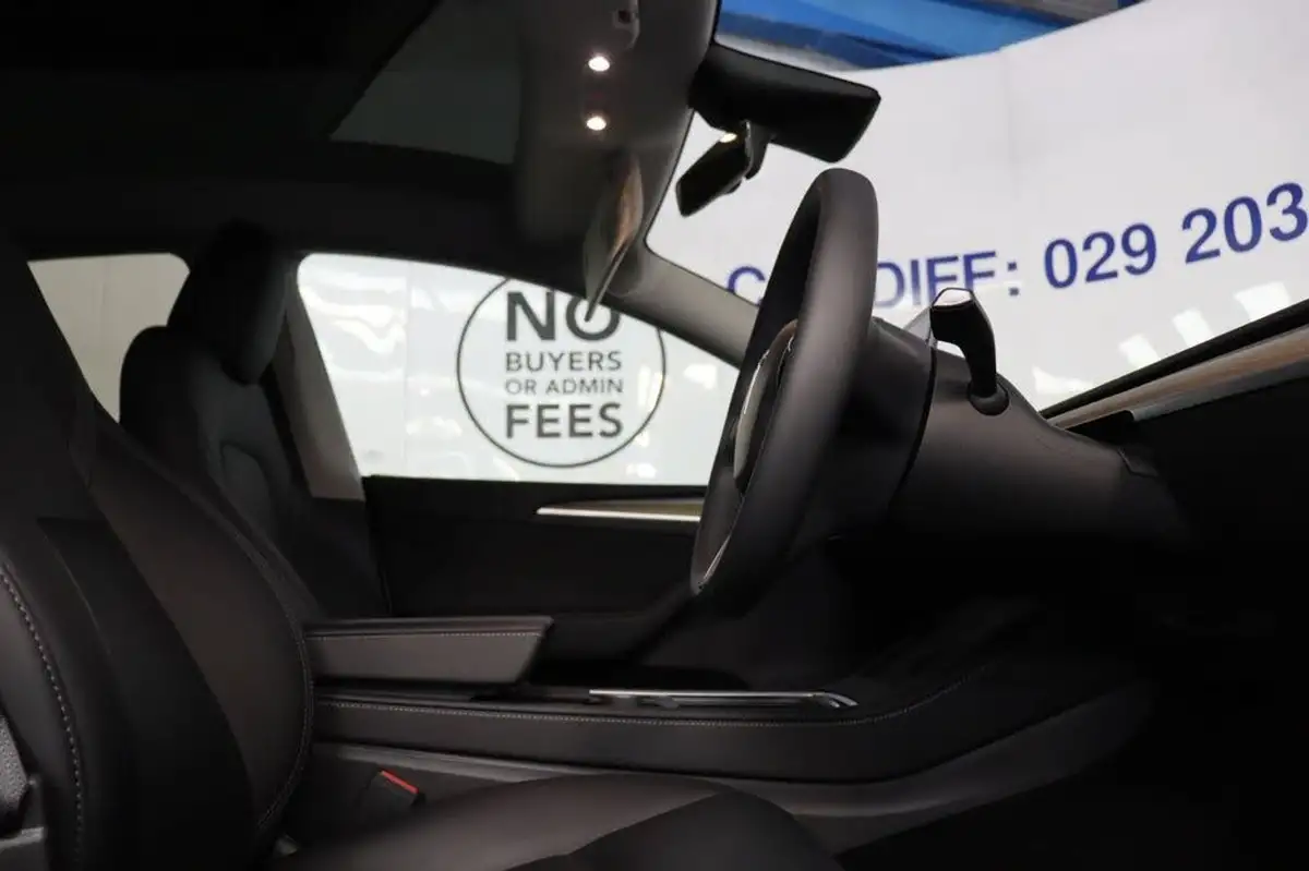 2023-tesla-model-y-e-rwd-big-25