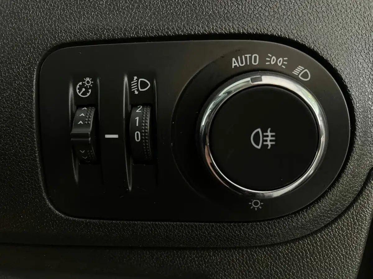 2020-vauxhall-crossland-x-12i-sri-nav-big-28