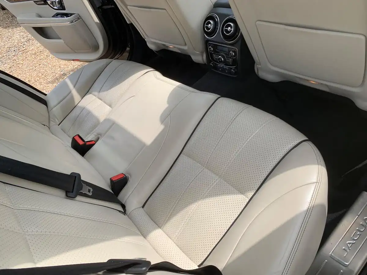 2015-jaguar-xj-series-30td-xj-portfolio-swb-auto-big-57