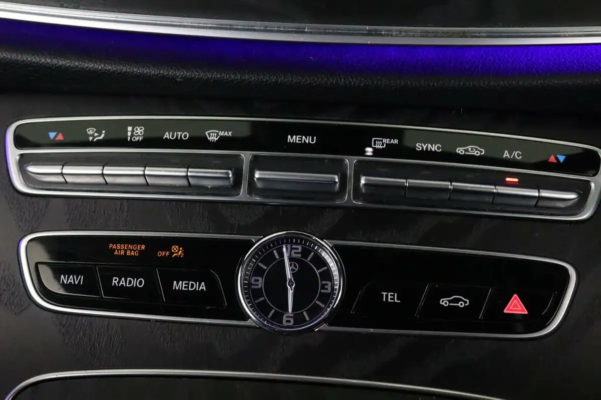 2020-mercedes-benz-e-class-20d-e300d-amg-line-premium-cabriolet-big-36