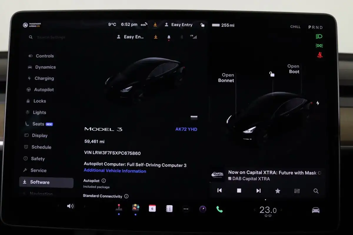 2022-tesla-model-3-e-rwd-big-35