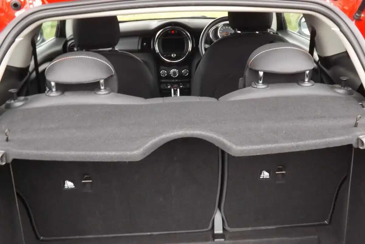 2019-mini-cooper-15-cooper-classic-hatchback-3d-auto-big-23